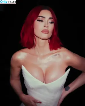 Megan Fox / megan.fox / meganfox nude photo #1375