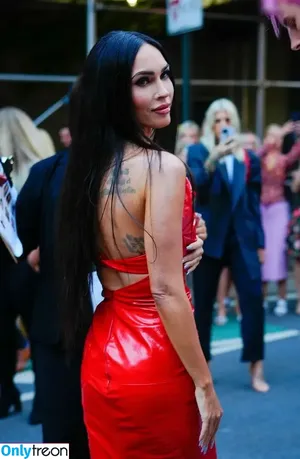 Megan Fox / megan.fox / meganfox nude photo #1700