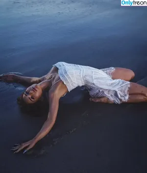 Megan Fox / megan.fox / meganfox nude photo #1875