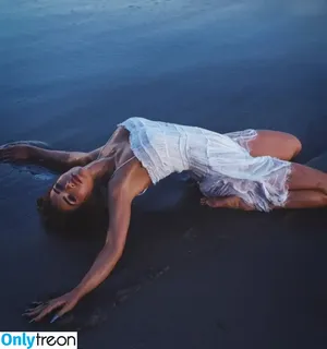 Megan Fox / megan.fox / meganfox nude photo #1984