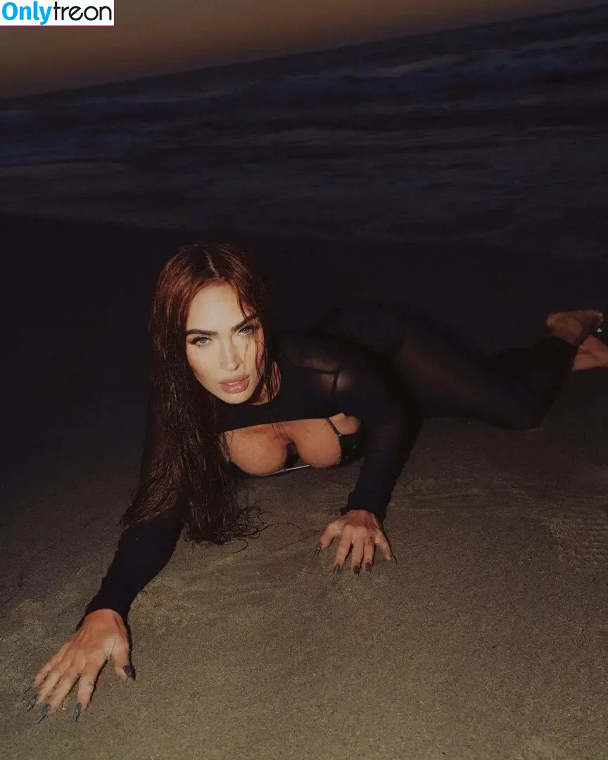Megan Fox nude photo #1087 (megan.fox / meganfox)