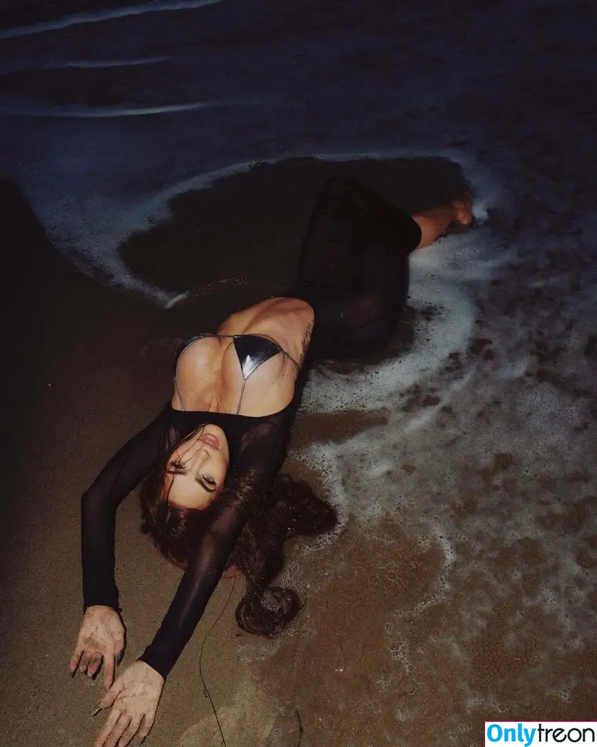 Megan Fox nude photo #1088 (megan.fox / meganfox)