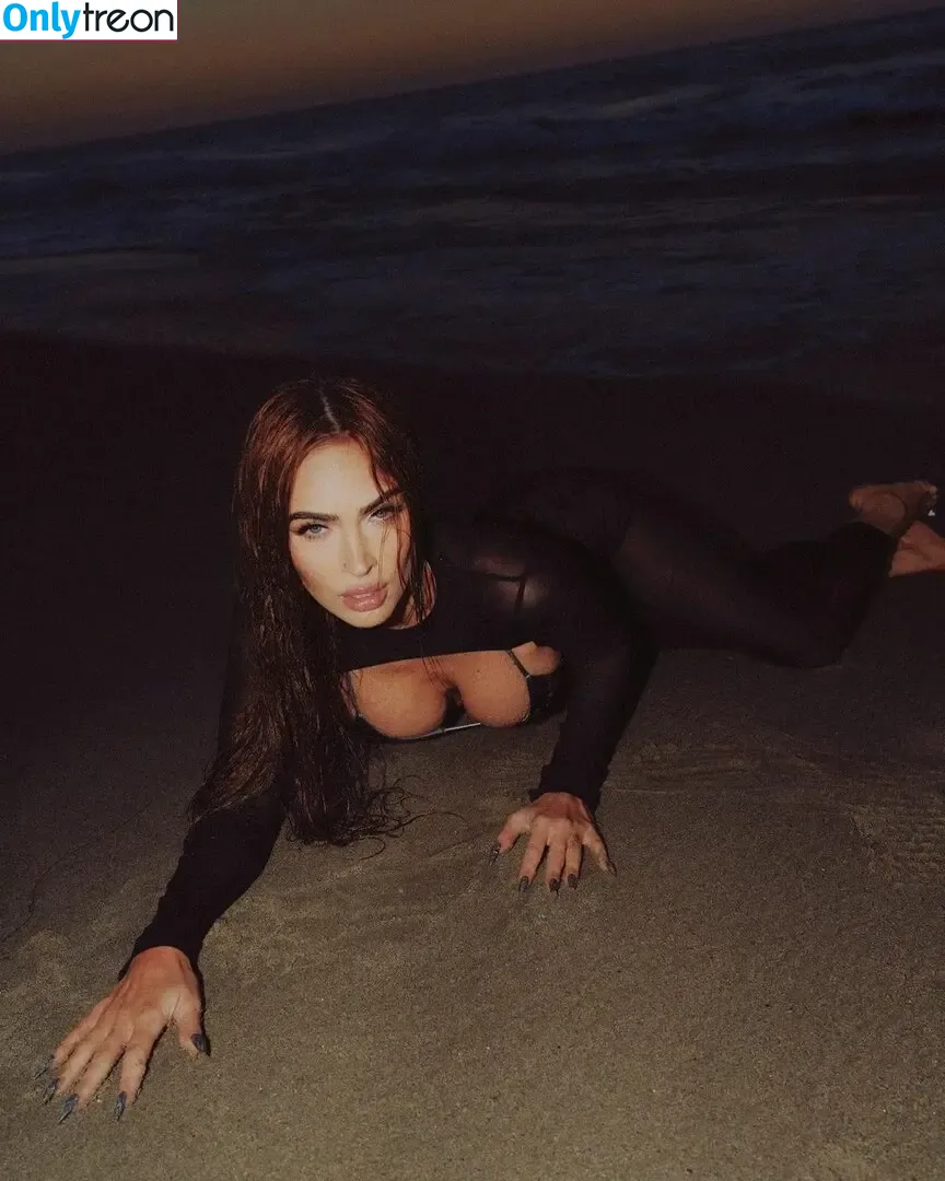 Megan Fox nude photo #1092 (megan.fox / meganfox)
