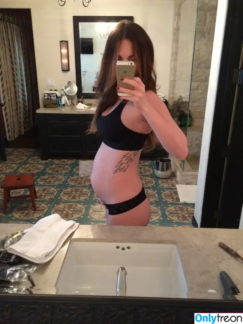 Megan Fox nude photo #1359 (megan.fox / meganfox)