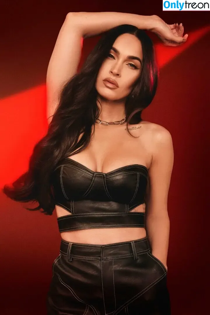 Megan Fox nude photo #1836 (megan.fox / meganfox)
