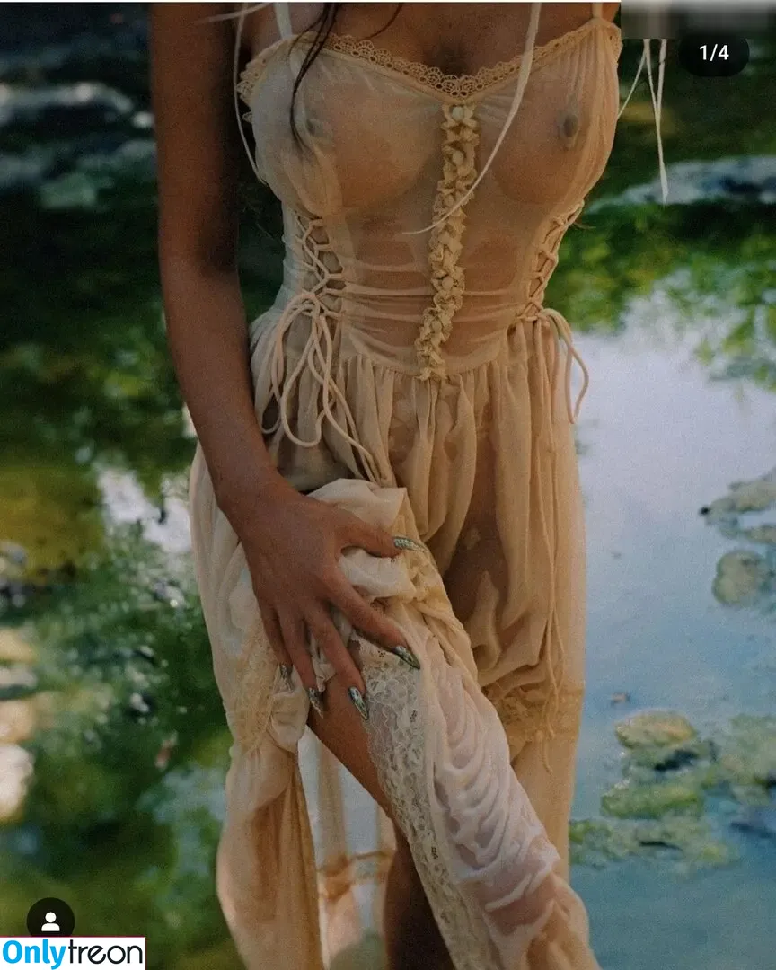 Megan Fox nude photo #1851 (megan.fox / meganfox)