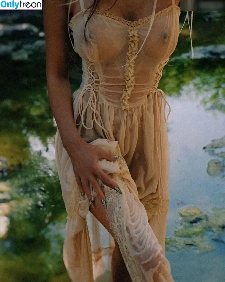 Megan Fox nude photo #1860 (megan.fox / meganfox)
