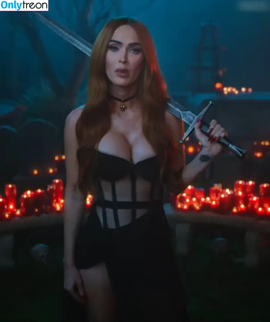 Megan Fox nude photo #2387 (megan.fox / meganfox)