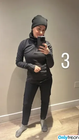 Megan Olivi / MeganOlivi nude photo #0009