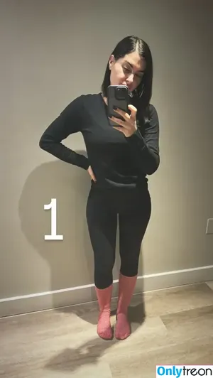 Megan Olivi / MeganOlivi nude photo #0011