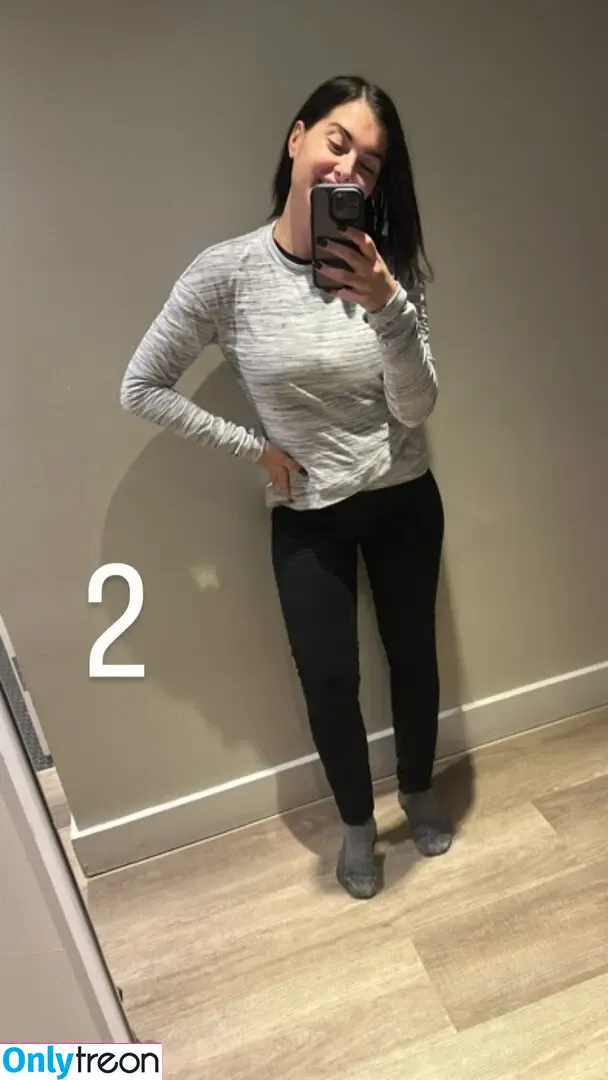 Megan Olivi nude photo #0008 (MeganOlivi)