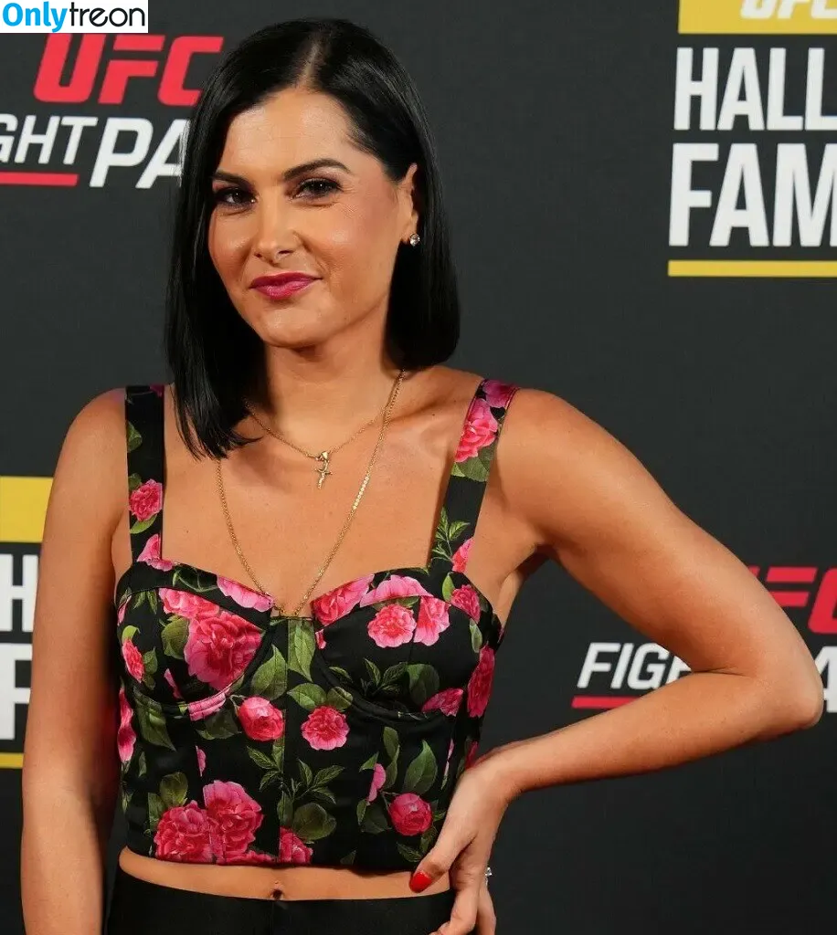 Megan Olivi nude photo #0012 (MeganOlivi)