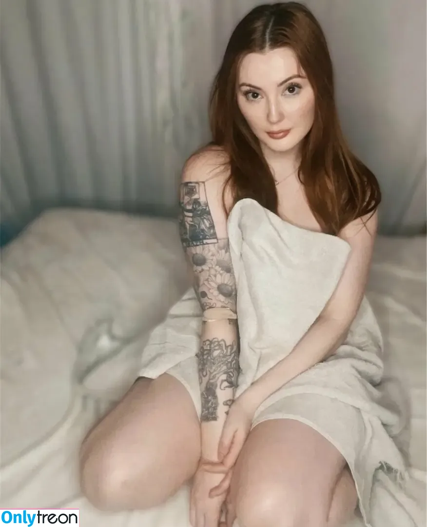 Megan Winters nude photo #0021 (megalexandriawinters / meganwintersx)