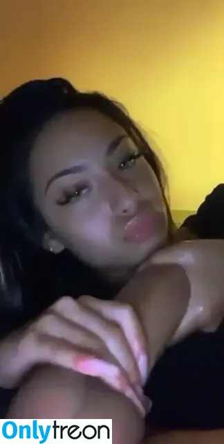MeganMaariee nude photo #0002 (delosvntoss / megmariiee)