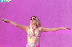 Meghan Trainor / chaoticd / meghantrainor nude photo #0311