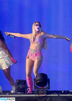 Meghan Trainor / chaoticd / meghantrainor nude photo #0323