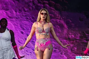 Meghan Trainor / chaoticd / meghantrainor nude photo #0334