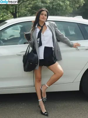 Meghna Kaur / shetroublemaker nude photo #0279