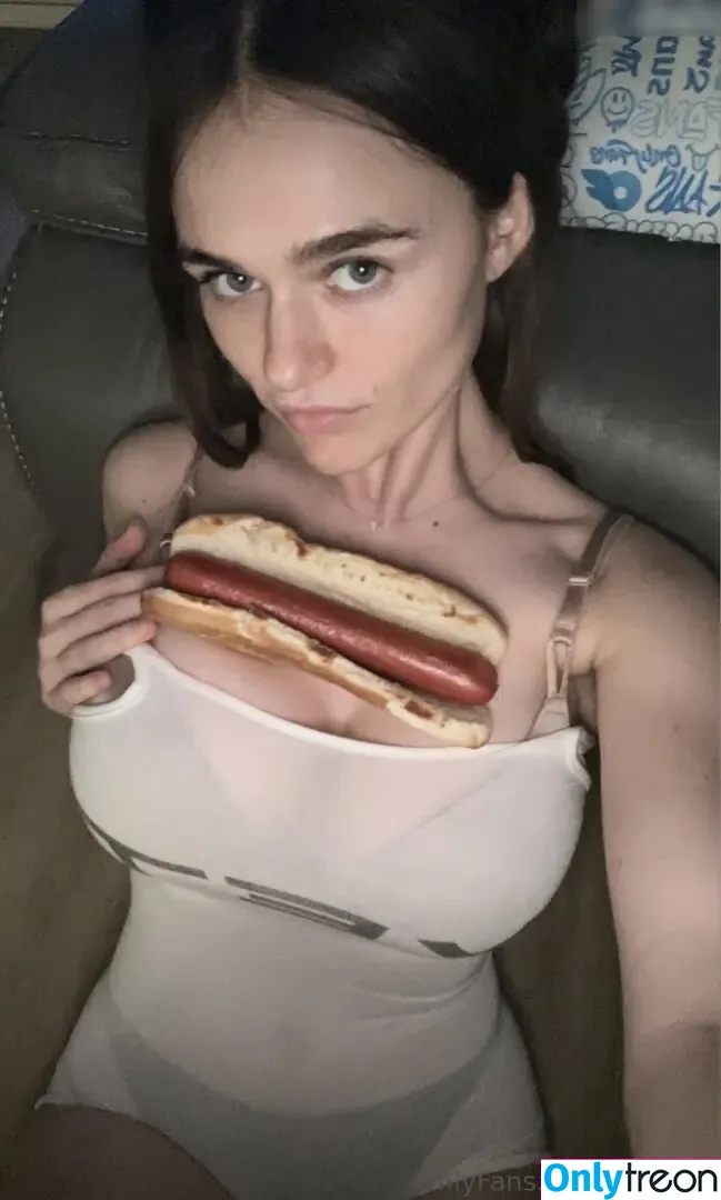 Megnut nude photo #1505 (megnutt02)