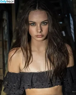 Meika Woollard / meikawoollard nude photo #0344