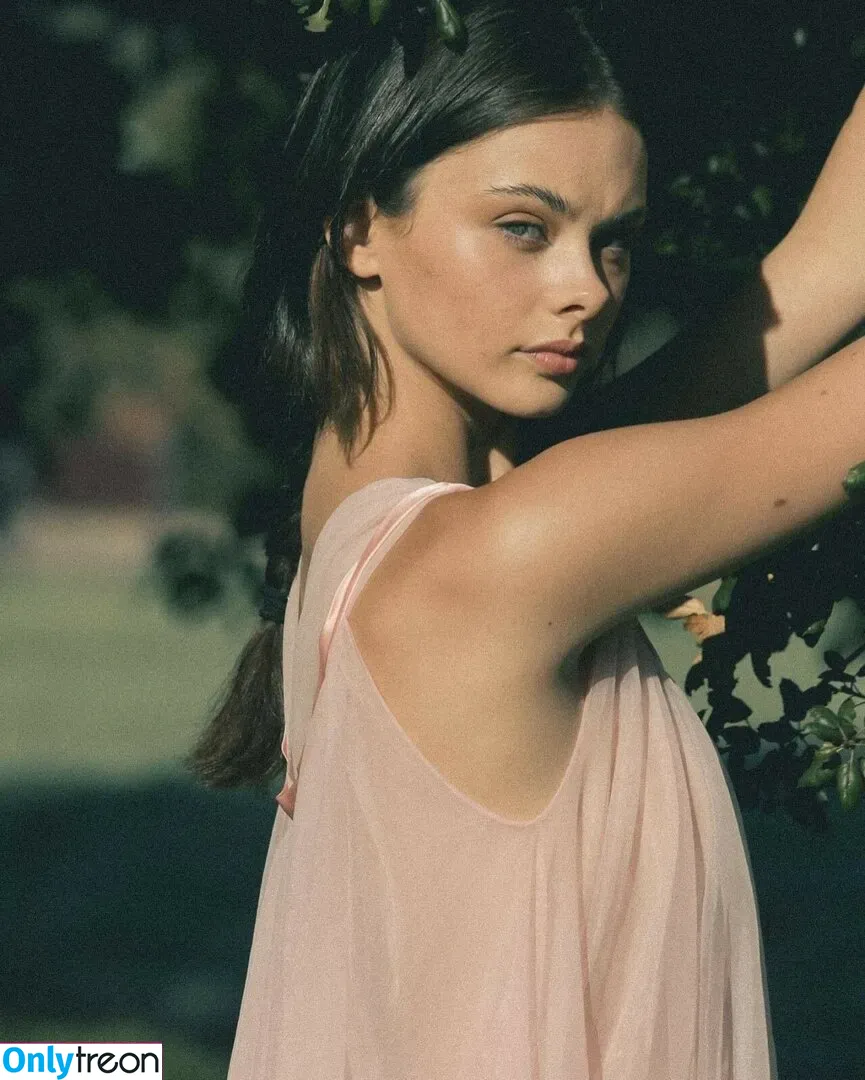 Meika Woollard nude photo #0005 (meikawoollard)