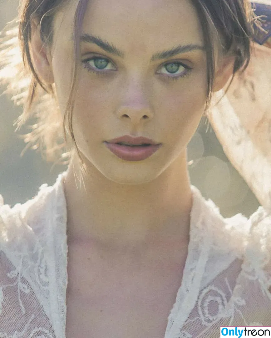 Meika Woollard nude photo #0008 (meikawoollard)