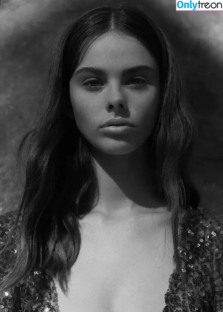 Meika Woollard nude photo #0345 (meikawoollard)
