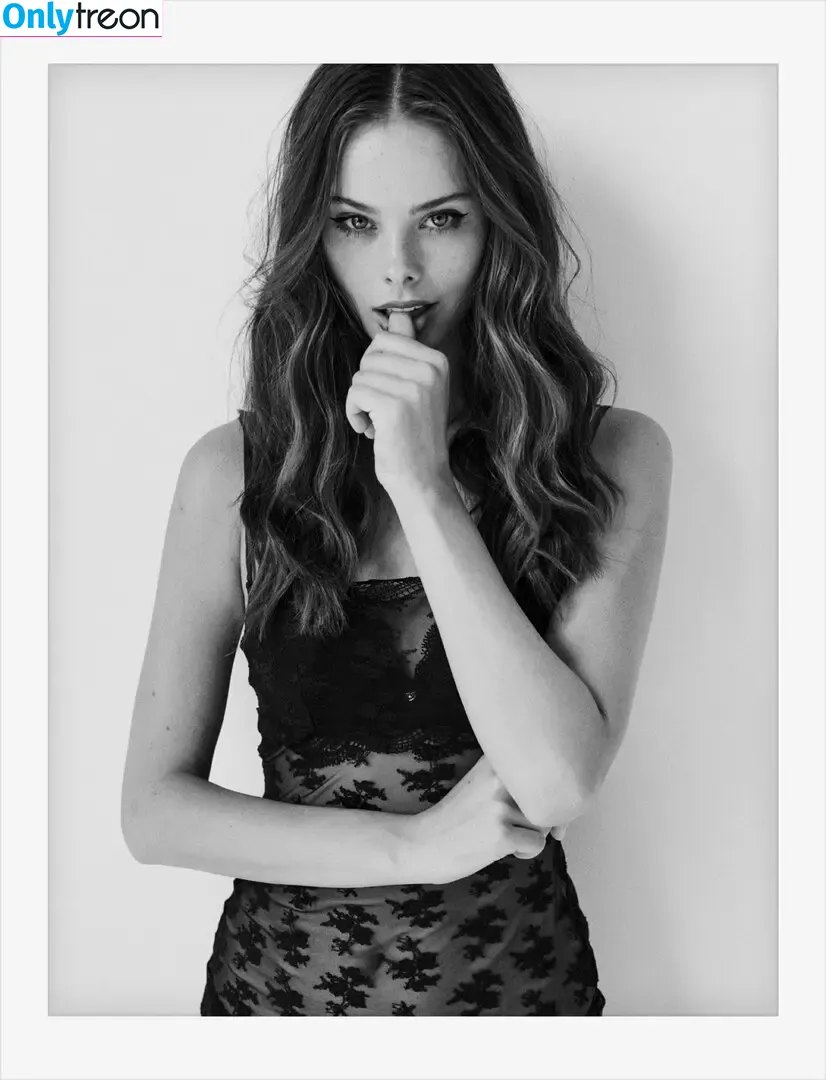 Meika Woollard nude photo #0369 (meikawoollard)