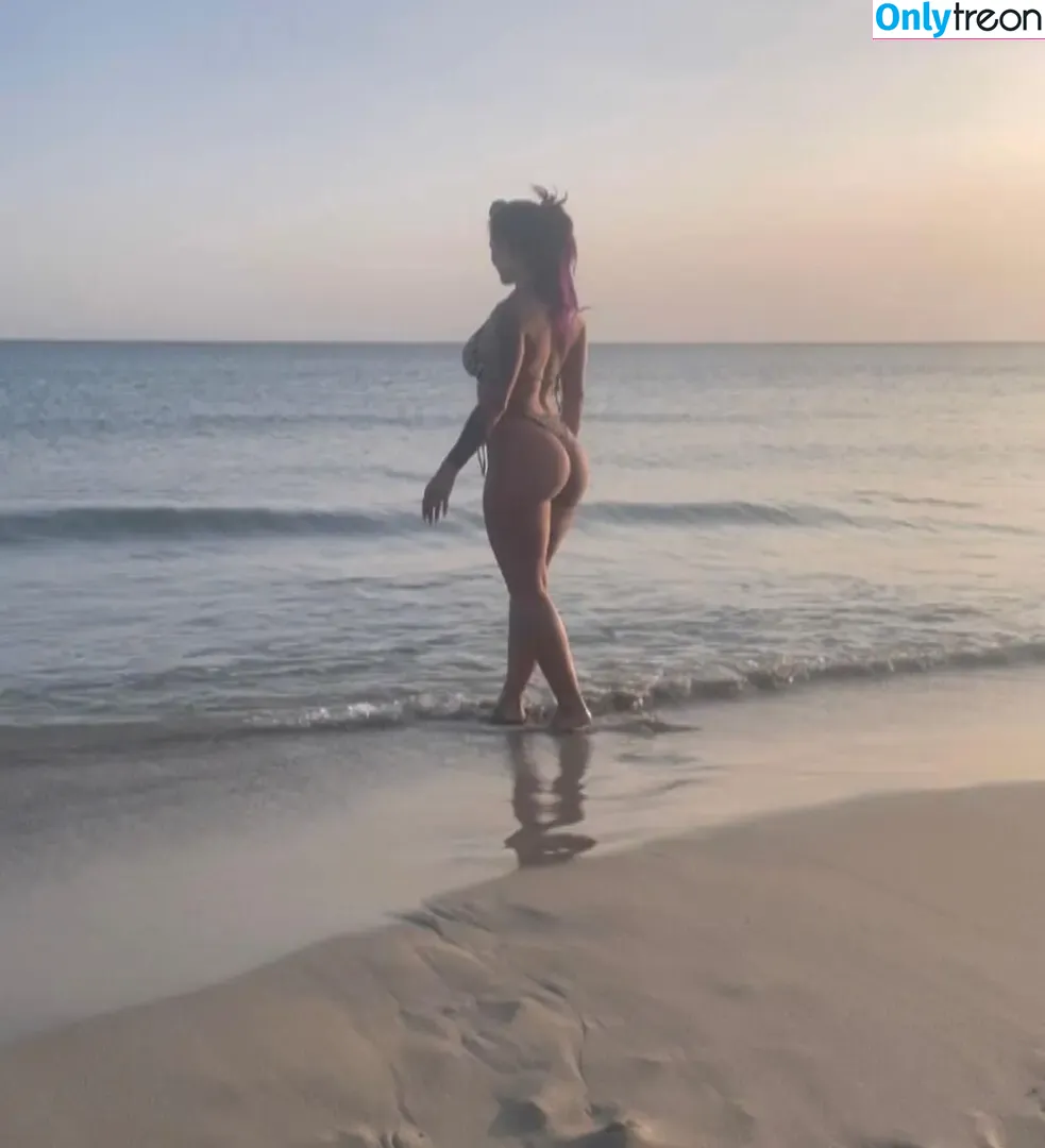 Mel_da_mina nude photo #0003 (Mel_da_mina)
