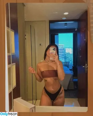 Mel Maia / Dezoitou / mel.maia / melissamelmaia nude photo #0973
