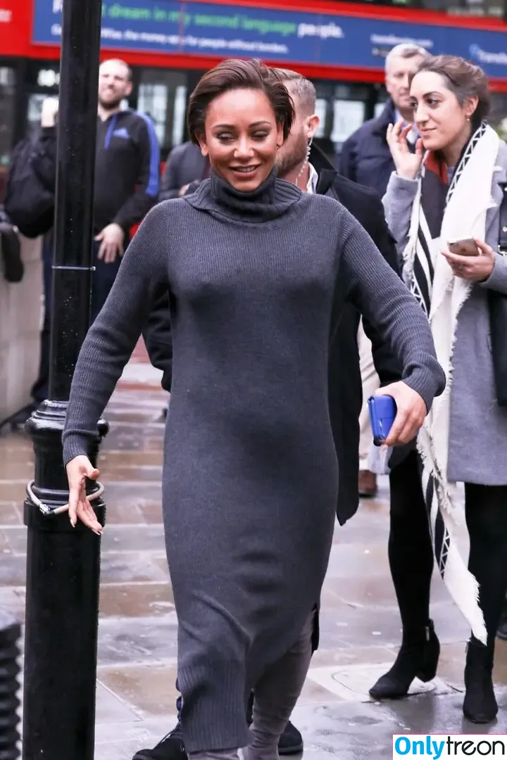 Melanie Brown nude photo #0510 (melanierikita / officialmelb)