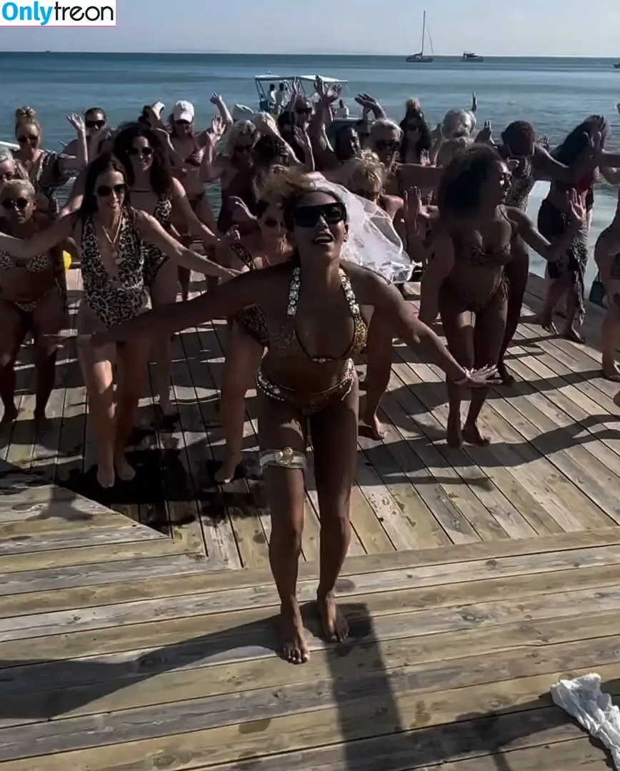 Melanie Brown nude photo #0517 (melanierikita / officialmelb)