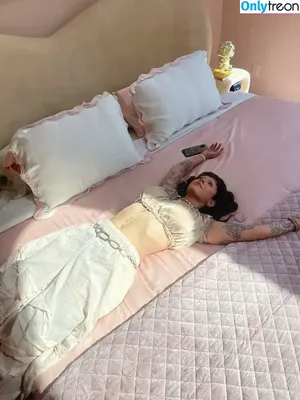 Melanie Martinez / littlebodybigheart / mxlaniemtzuwu nude photo #0043