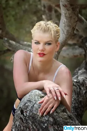 Melanie Müller / melanie.mueller_offiziell nude photo #0170