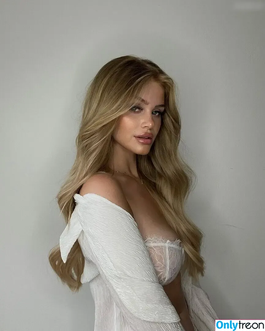 Melaniethrr nude photo #0016 (Melaniethrr)