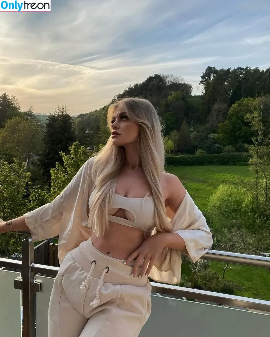 Melaniethrr nude photo #0021 (Melaniethrr)