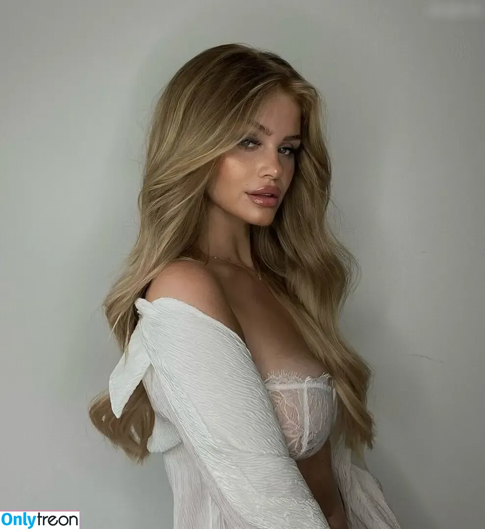 Melaniethrr nude photo #0087 (Melaniethrr)