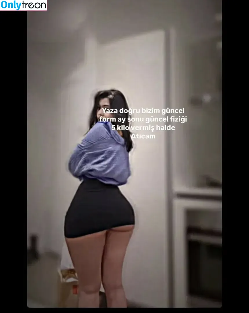Melekwhoo nude photo #0057 (Meleccoo / Melekyiiiit / barbiemelek)