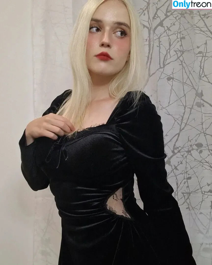Melentai nude photo #0001 (Melentai)