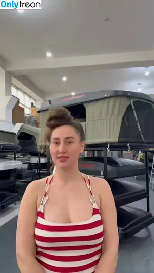 Melike Bulu / melikebulucankurt nude photo #0018