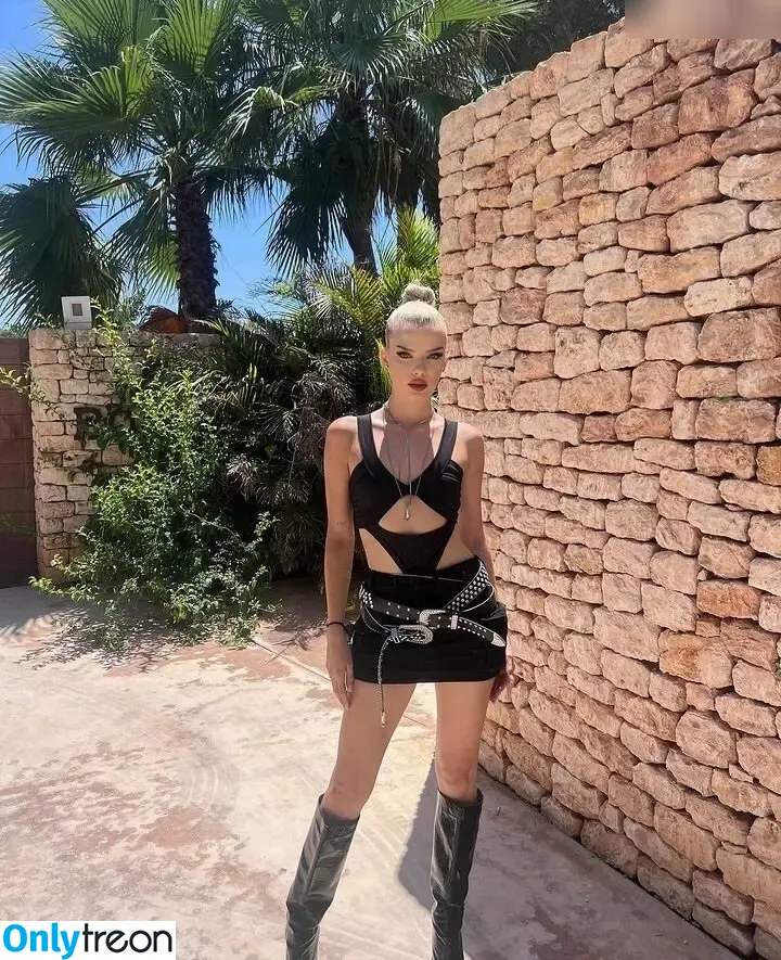 Melina Celine nude photo #0144 (German influencer / melinaceline)
