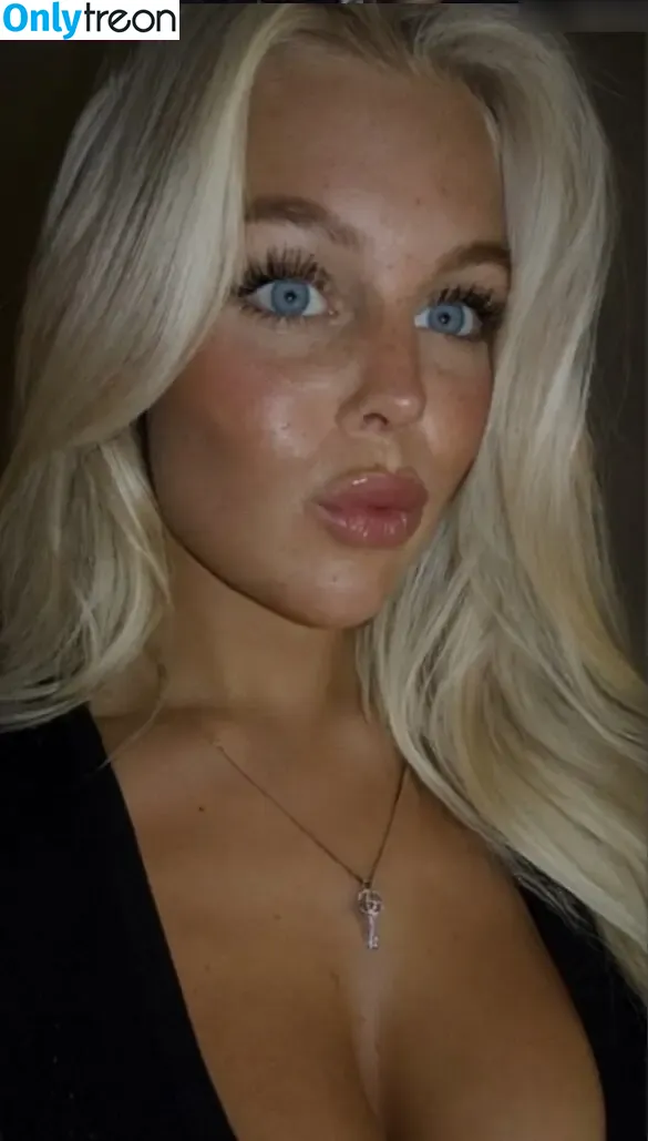 Melisande.mlnk nude photo #0102 (Melisande.mlnk)