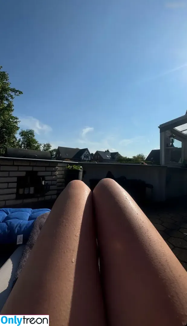 Melissa Charstensen nude photo #0011 (mel.crstn)