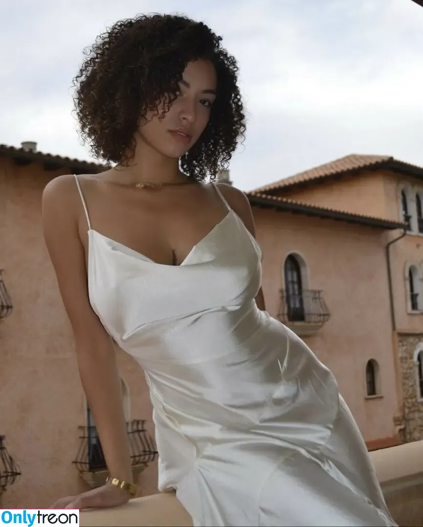 Melissa Patricia nude photo #0001 (melissapatriciak)