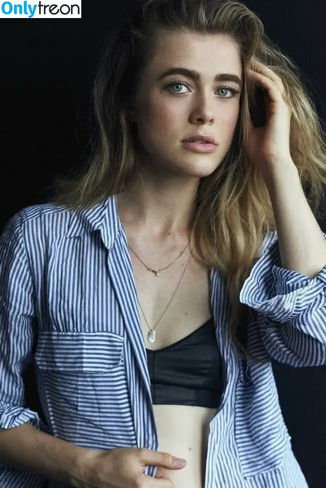 Melissa Roxburgh nude photo #0271 (mroxburgh)