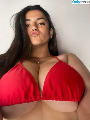 Melodyfcups nude photo #0001