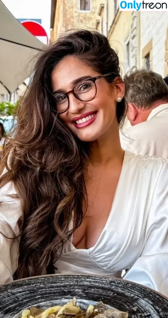 meltem_mrz nude photo #0061 (meltem_mrz)