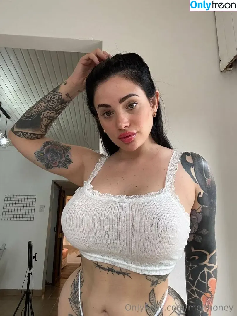 melthoney nude photo #0021 (melthoneyy)