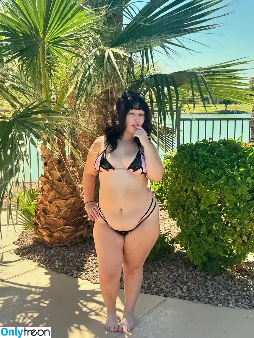 Meltyoureyelids nude photo #0008 (Meltyoureyelids)