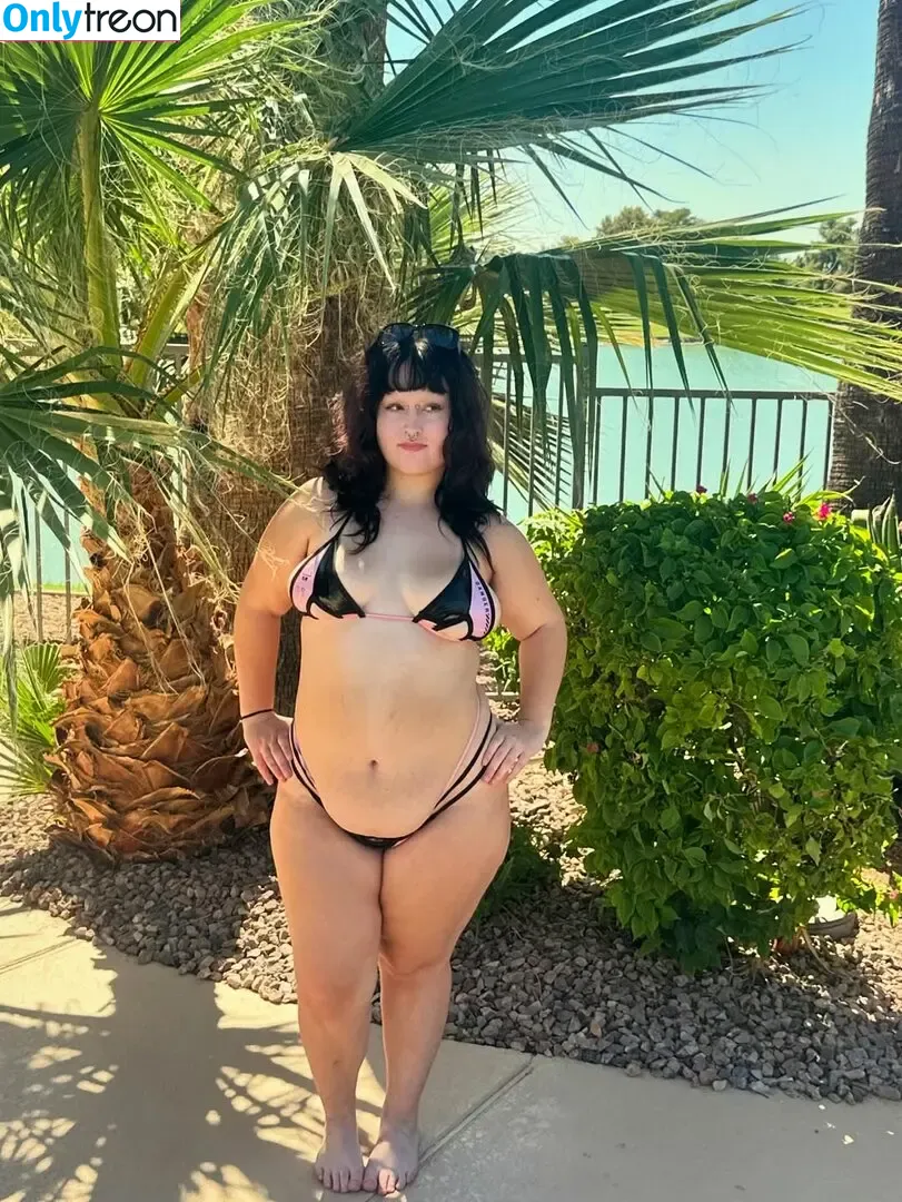 Meltyoureyelids nude photo #0009 (Meltyoureyelids)